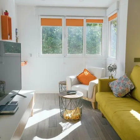 Universidad 4 Apartment *