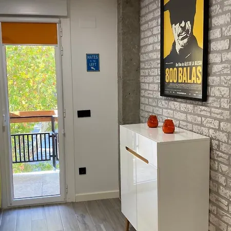 Universidad 4 Apartment *